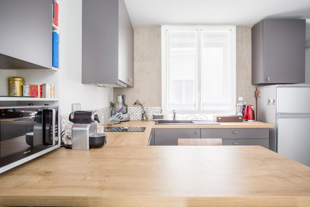 Parisian Apartment *